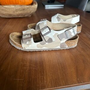 Kids Birkenstock Camo size 1-1.5